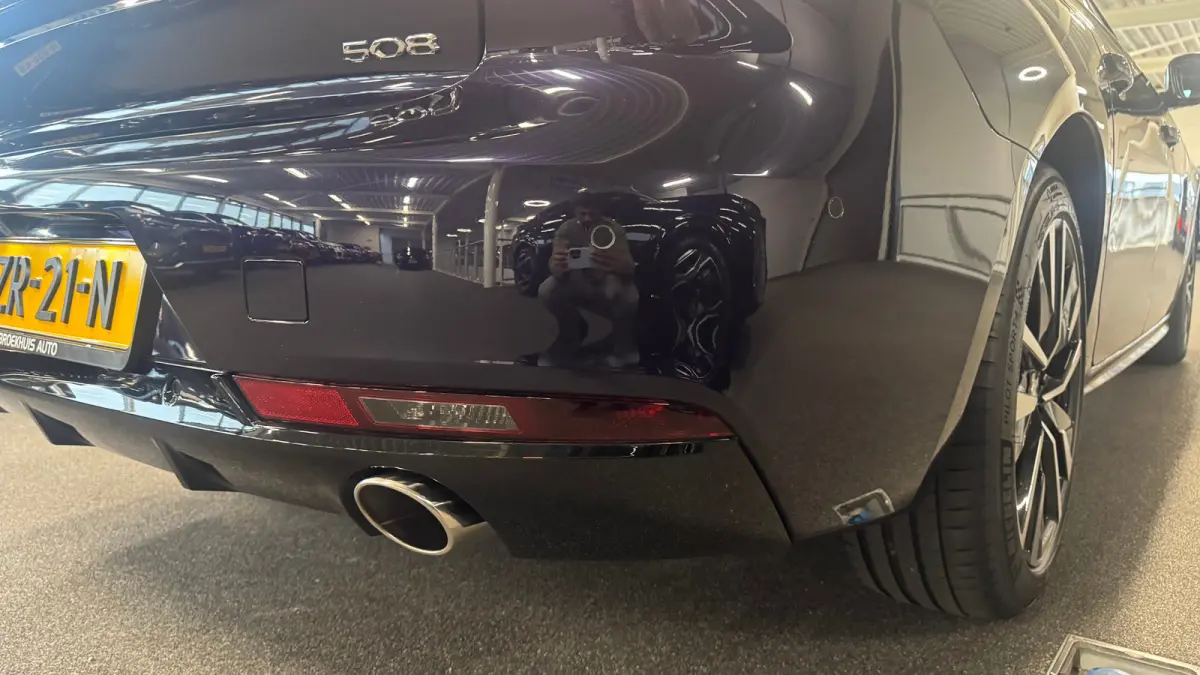 1.6 HYBRID 225PK GT PACK AUTOMAAT / NAVI / LEDER / CLIMA / PDC / 18" LMV / CAMERA / KEYLESS / PANO. DAK  / I-COCKPIT / FULL-LED / WINTERPAKKET / FOCAL AUDIO / ADAPT. CRUISECONTROL / FULL-OPT