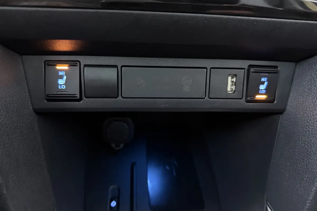 1.5 Hybrid Launch Edition (PANORAMADAK, TREKHAAK, CAMERA, STOELVERWARMING)