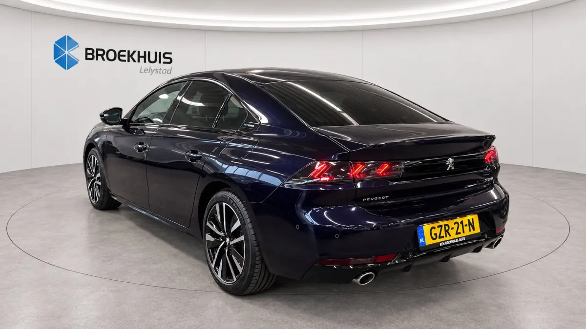 1.6 HYBRID 225PK GT PACK AUTOMAAT / NAVI / LEDER / CLIMA / PDC / 18" LMV / CAMERA / KEYLESS / PANO. DAK / I-COCKPIT / FULL-LED / WINTERPAKKET / FOCAL AUDIO / ADAPT. CRUISECONTROL / FULL-OPTI