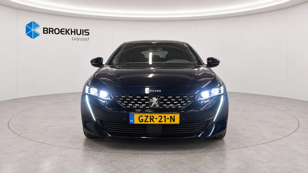 1.6 HYBRID 225PK GT PACK AUTOMAAT / NAVI / LEDER / CLIMA / PDC / 18" LMV / CAMERA / KEYLESS / PANO. DAK / I-COCKPIT / FULL-LED / WINTERPAKKET / FOCAL AUDIO / ADAPT. CRUISECONTROL / FULL-OPTI
