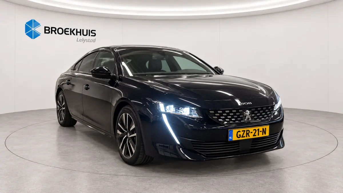1.6 HYBRID 225PK GT PACK AUTOMAAT / NAVI / LEDER / CLIMA / PDC / 18" LMV / CAMERA / KEYLESS / PANO. DAK / I-COCKPIT / FULL-LED / WINTERPAKKET / FOCAL AUDIO / ADAPT. CRUISECONTROL / FULL-OPTI