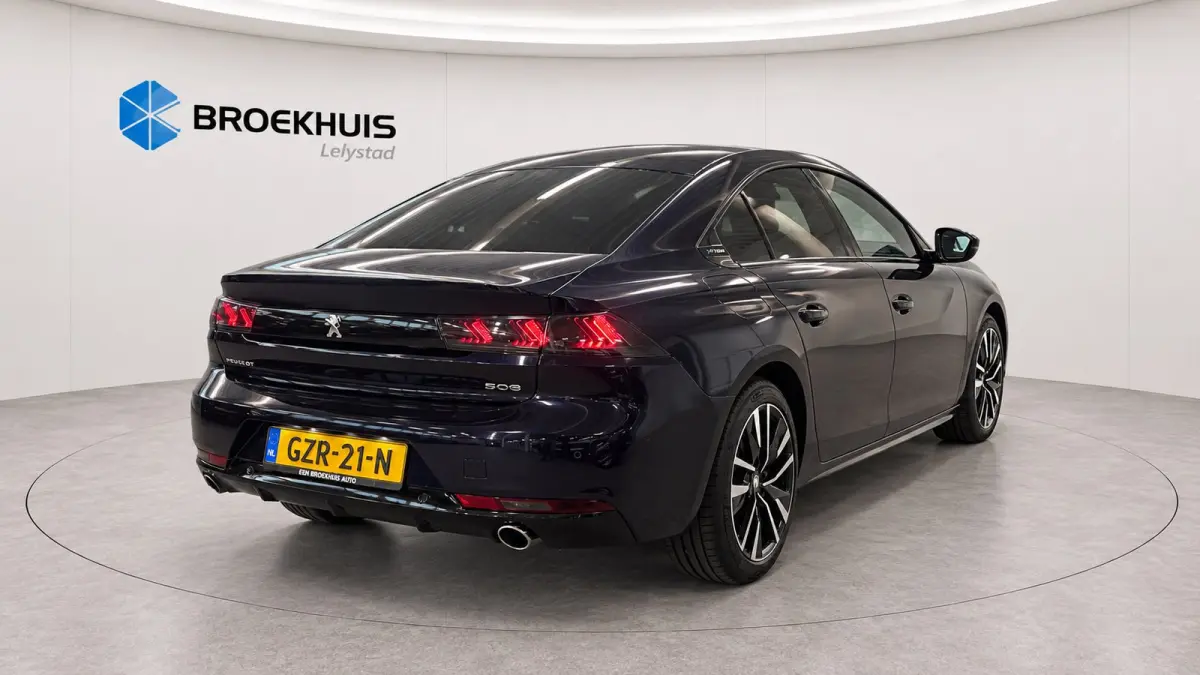 1.6 HYBRID 225PK GT PACK AUTOMAAT / NAVI / LEDER / CLIMA / PDC / 18" LMV / CAMERA / KEYLESS / PANO. DAK / I-COCKPIT / FULL-LED / WINTERPAKKET / FOCAL AUDIO / ADAPT. CRUISECONTROL / FULL-OPTI