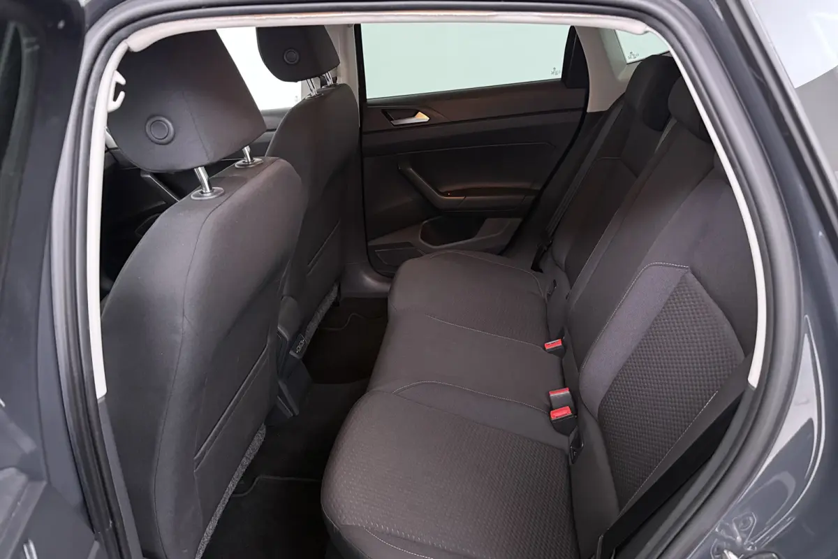 1.0 TSI Beats (CAMERA, CRUISE CONTROL, NAVIGATIE CARPLAY, PARKEERSENSOREN)