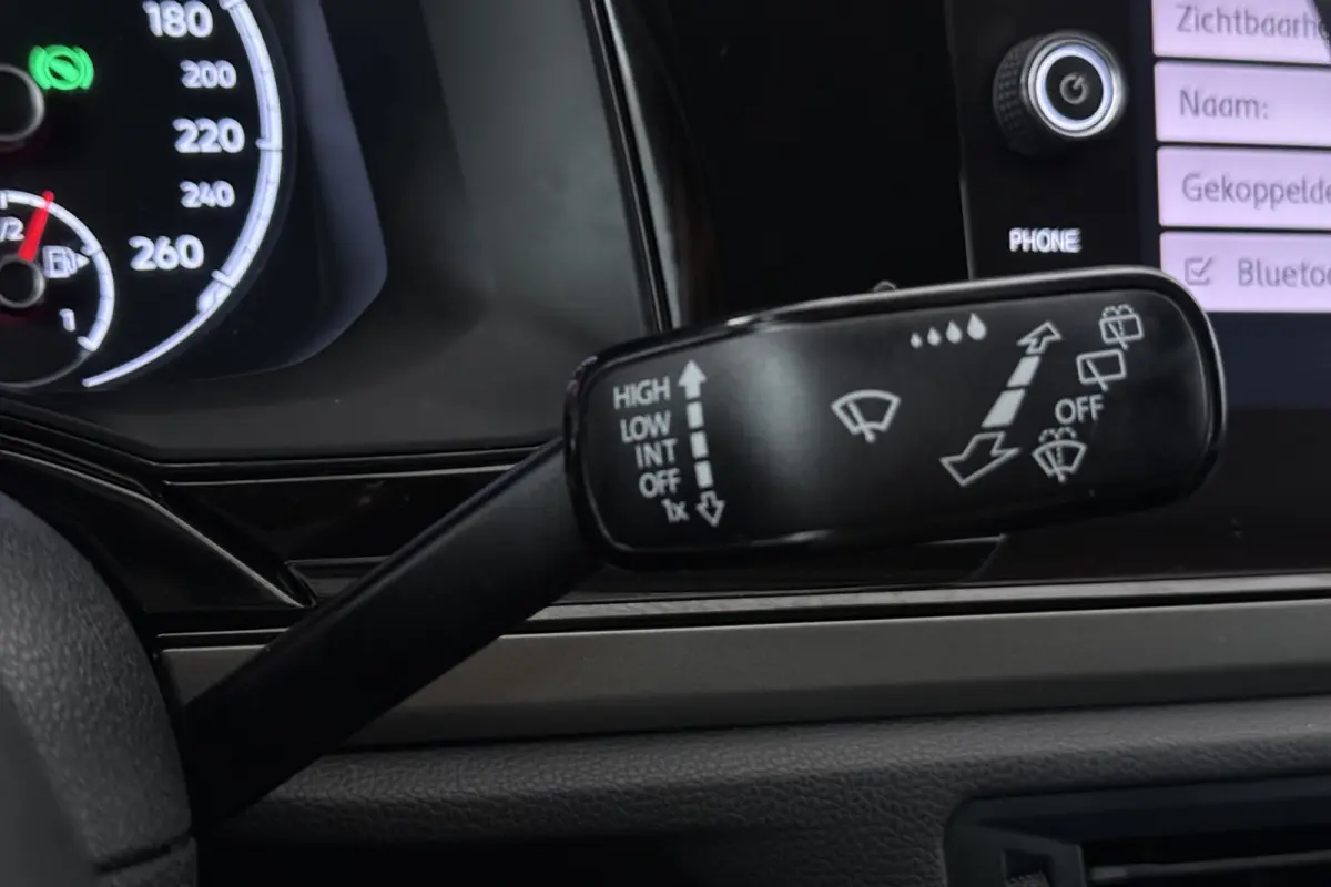 1.0 TSI Beats (CAMERA, CRUISE CONTROL, NAVIGATIE CARPLAY, PARKEERSENSOREN)