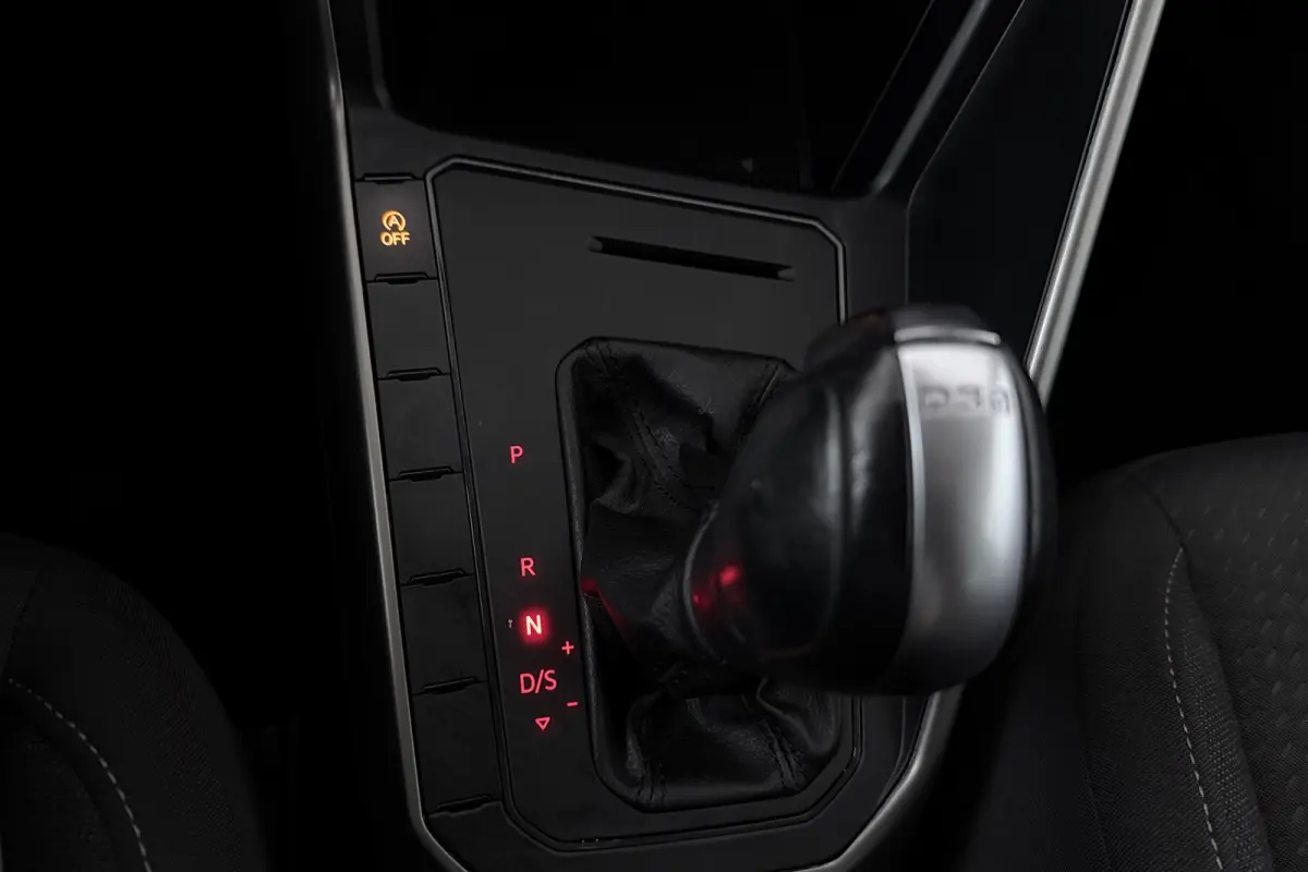 1.0 TSI Beats (CAMERA, CRUISE CONTROL, NAVIGATIE CARPLAY, PARKEERSENSOREN)