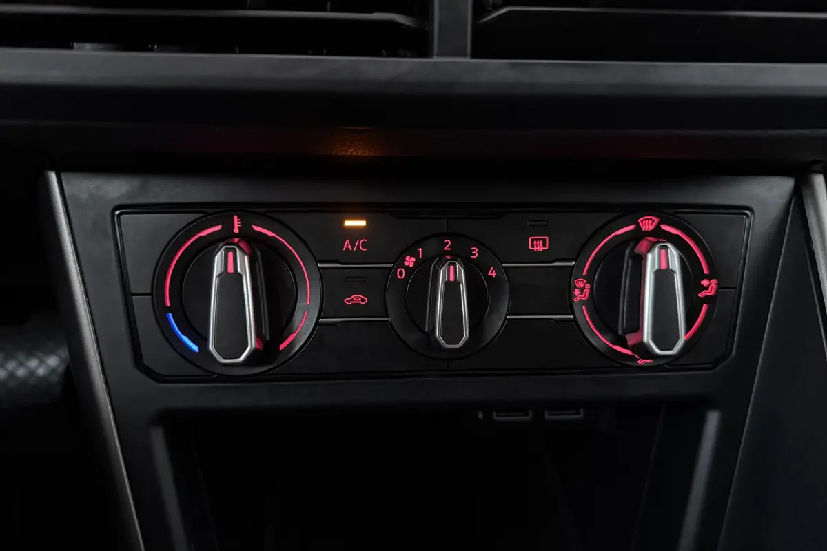 1.0 TSI Beats (CAMERA, CRUISE CONTROL, NAVIGATIE CARPLAY, PARKEERSENSOREN)