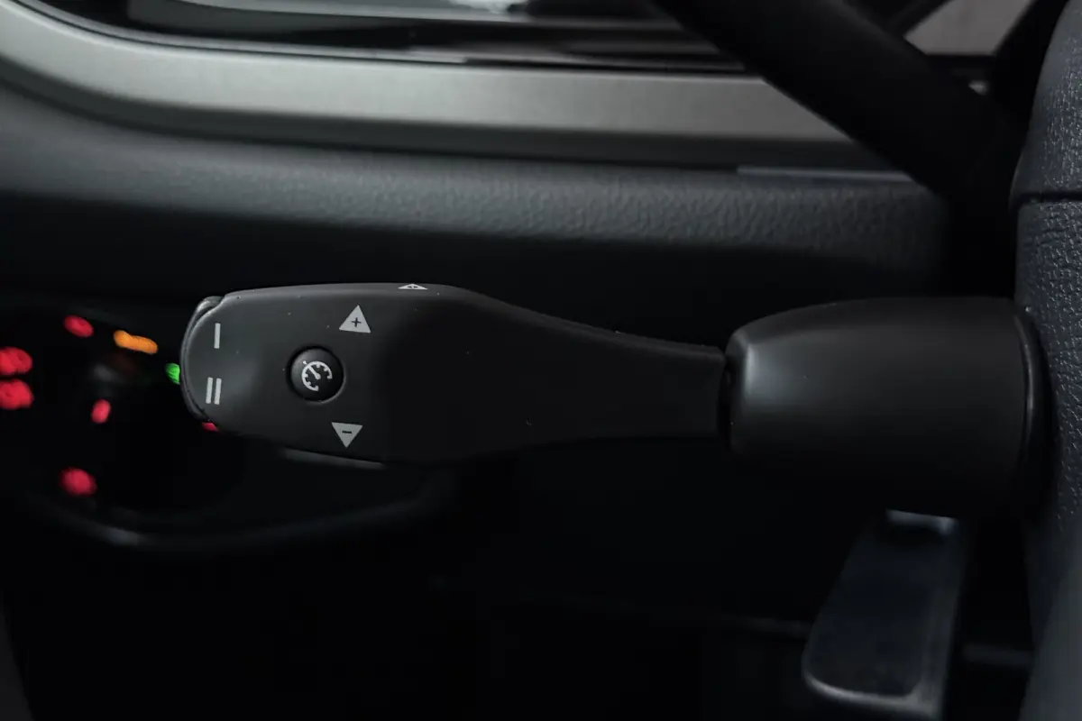 1.0 TSI Beats (CAMERA, CRUISE CONTROL, NAVIGATIE CARPLAY, PARKEERSENSOREN)