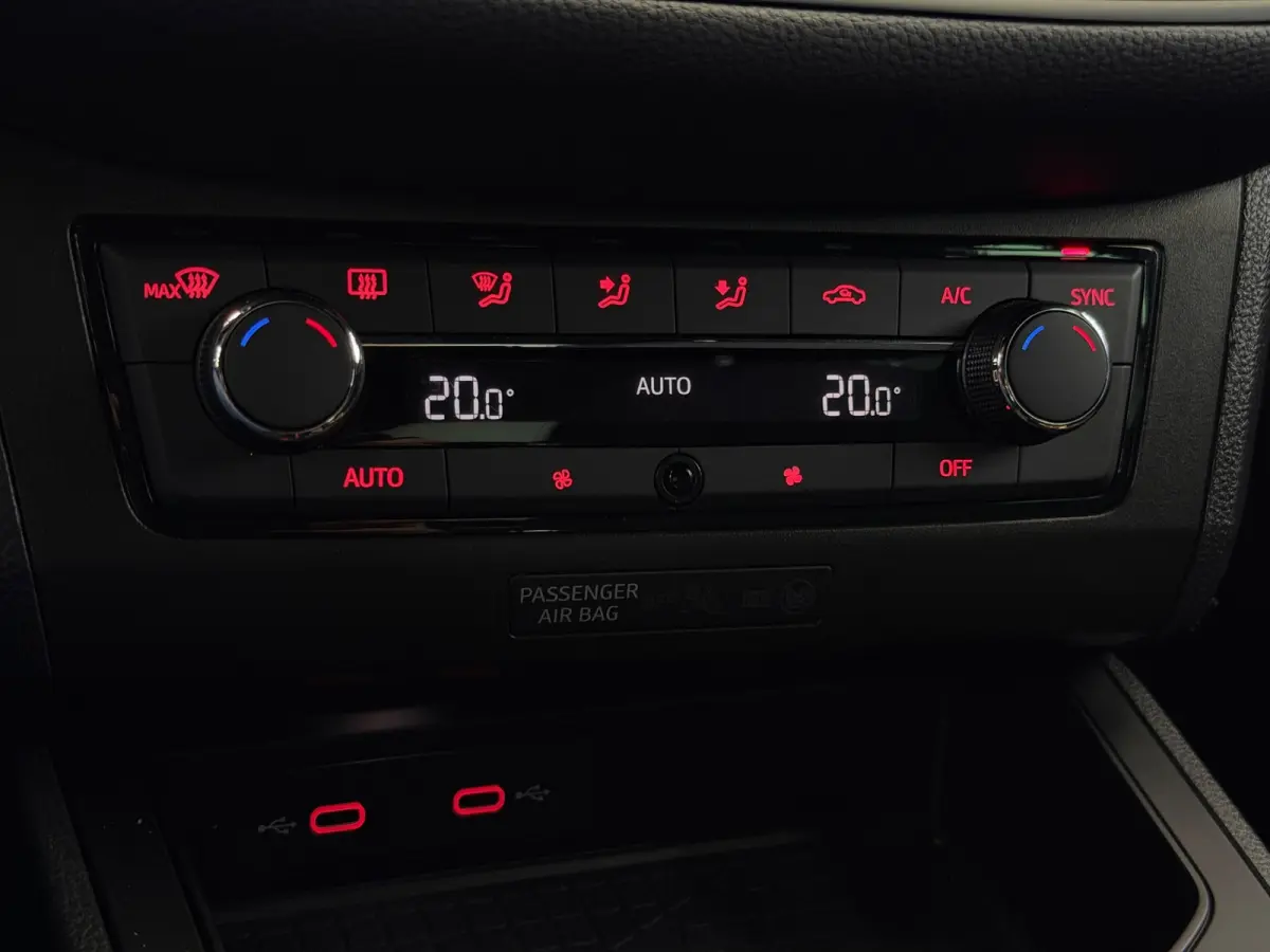 1.0 TSI FR Pakket CarPlay Camera