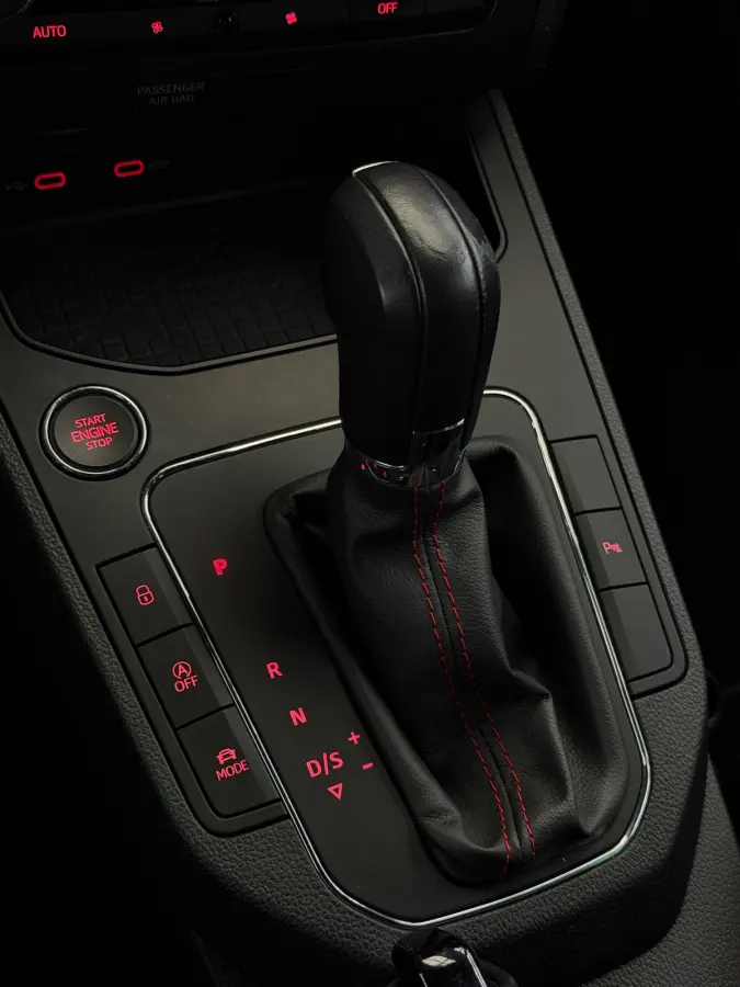 1.0 TSI FR Pakket CarPlay Camera