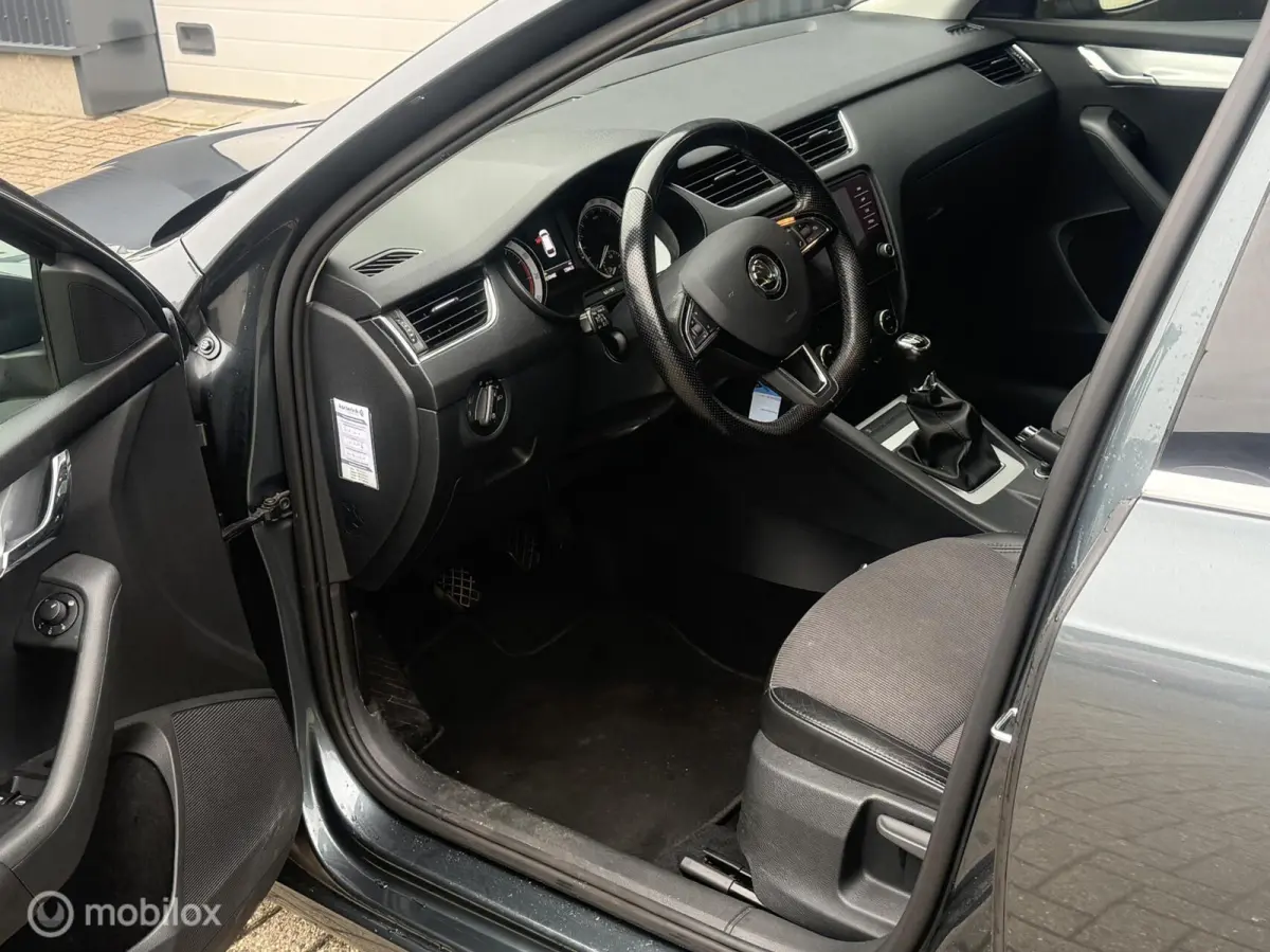 1.0 TSI Business NAVI LED