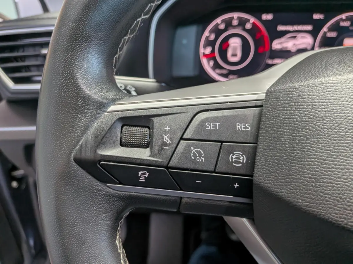 1.0 EcoTSI Style Business Intense