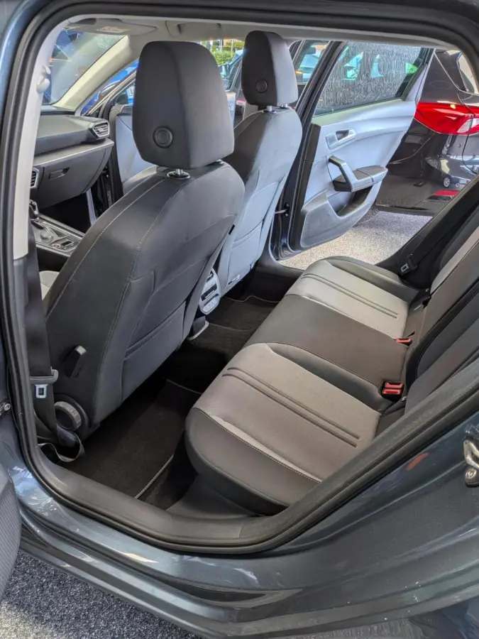 1.0 EcoTSI Style Business Intense