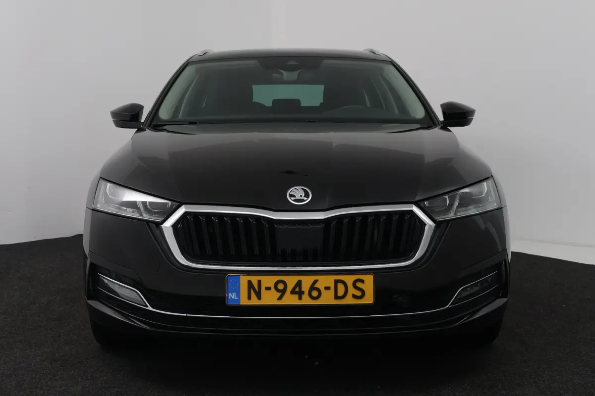 1.5 e-TSI Business Edition Plus (TREKHAAK, STOELVERWARMING, SFEERVERLICHTING, CAMERA)