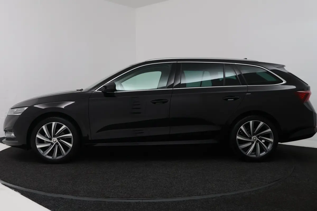 1.5 e-TSI Business Edition Plus (TREKHAAK, STOELVERWARMING, SFEERVERLICHTING, CAMERA)