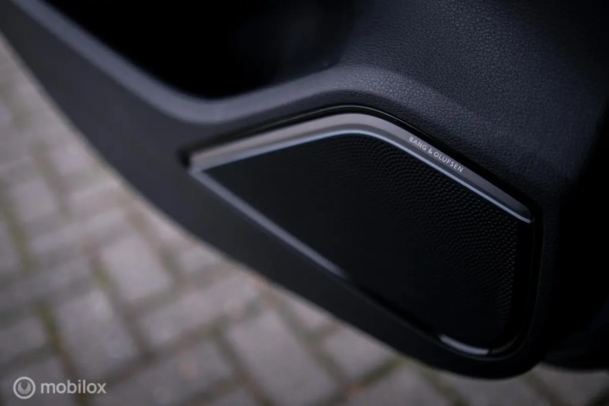 RS3 2.5 TFSI RS3 quattro | Nardo Grey | Miltek | Camera | Schuifdak | Matrixled | Leder | Stoelverwarming |