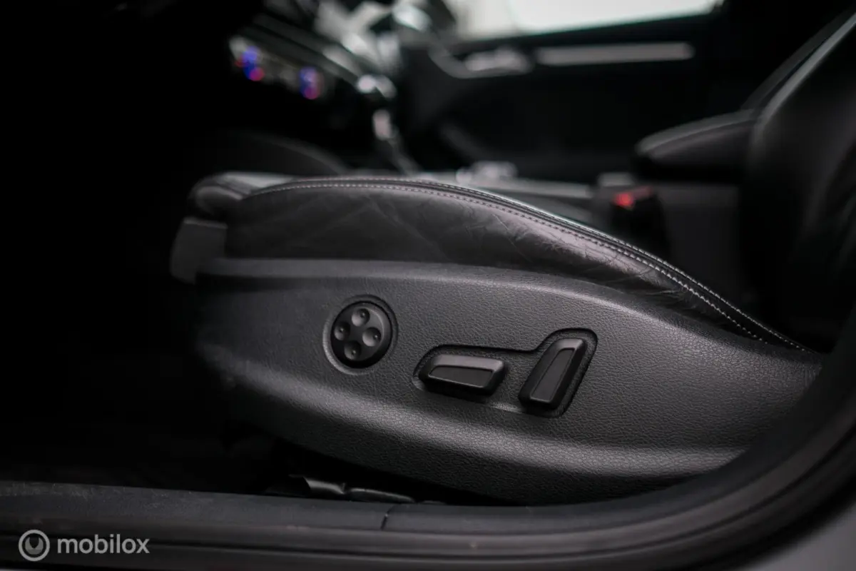 RS3 2.5 TFSI RS3 quattro | Nardo Grey | Miltek | Camera | Schuifdak | Matrixled | Leder | Stoelverwarming |