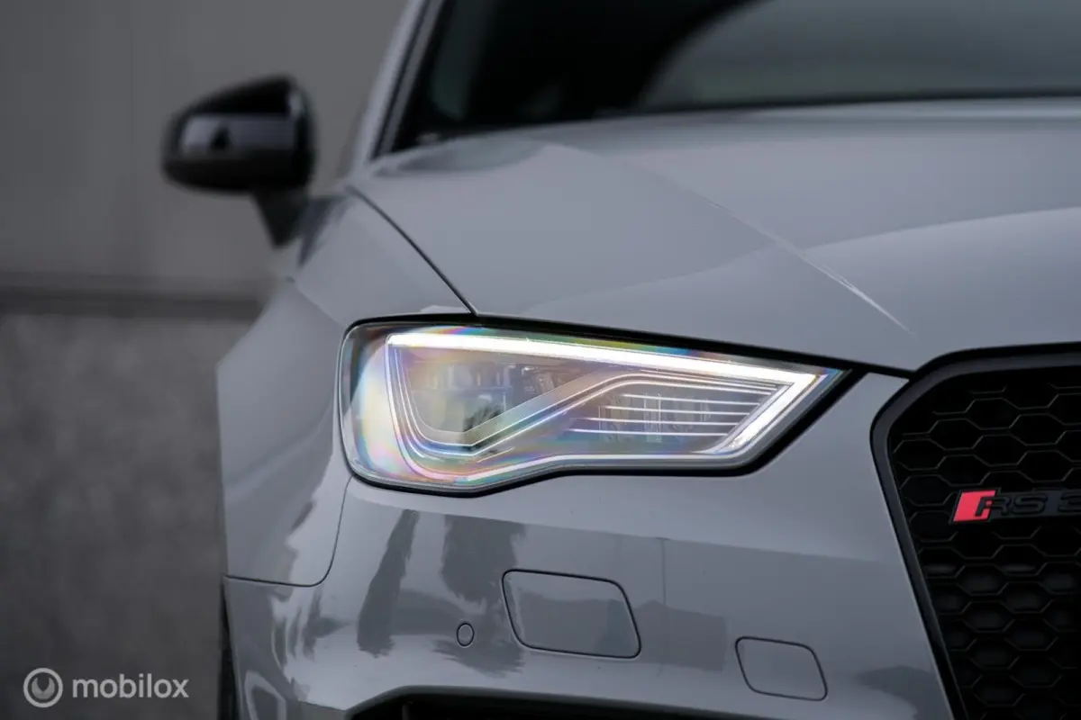 RS3 2.5 TFSI RS3 quattro | Nardo Grey | Miltek | Camera | Schuifdak | Matrixled | Leder | Stoelverwarming |