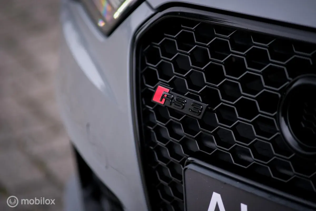 RS3 2.5 TFSI RS3 quattro | Nardo Grey | Miltek | Camera | Schuifdak | Matrixled | Leder | Stoelverwarming |