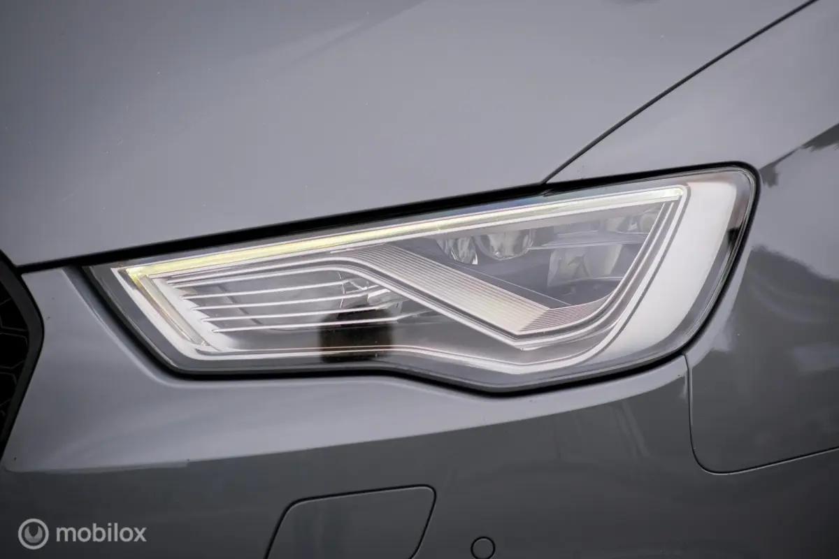 RS3 2.5 TFSI RS3 quattro | Nardo Grey | Miltek | Camera | Schuifdak | Matrixled | Leder | Stoelverwarming |