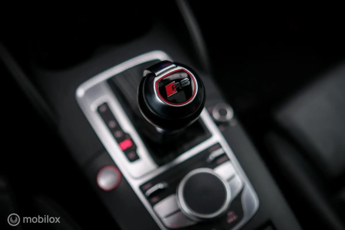 RS3 2.5 TFSI RS3 quattro | Nardo Grey | Miltek | Camera | Schuifdak | Matrixled | Leder | Stoelverwarming |
