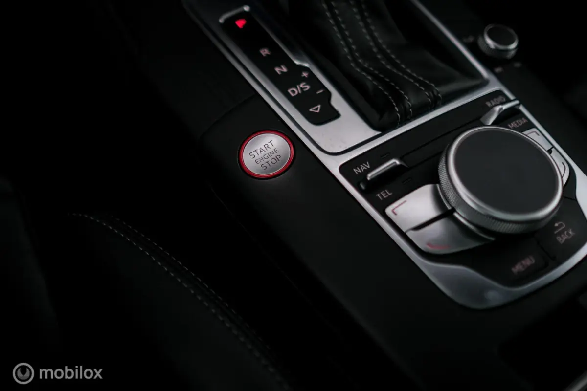 RS3 2.5 TFSI RS3 quattro | Nardo Grey | Miltek | Camera | Schuifdak | Matrixled | Leder | Stoelverwarming |