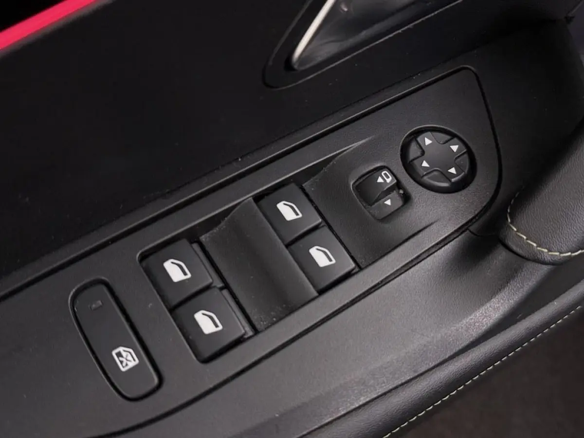 1.2T 130pk GT Automaat Trekhaak/Camera/4S.Banden/ Stoelverw./Led/H.Leder/VC/Ecc/CarPlay