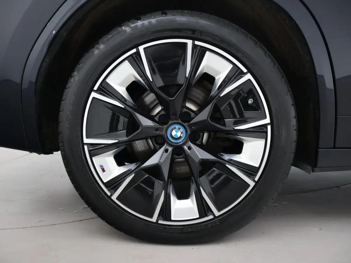 M-SPORT H.E. FACELIFT 80 kWh + 100% SOH!| HEAD-UP | 360 CAMERA | HK | PANORAMA