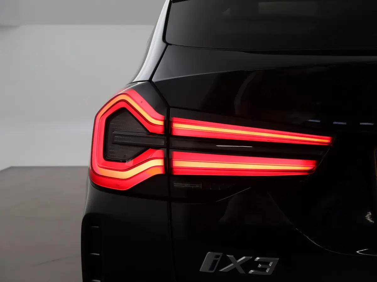 M-SPORT H.E. FACELIFT 80 kWh + 100% SOH!| HEAD-UP | 360 CAMERA | HK | PANORAMA
