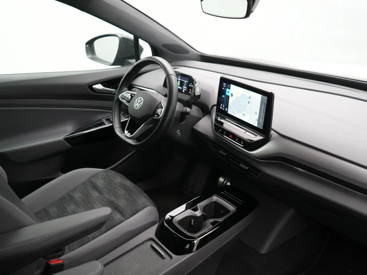 Pro 77 kWh 204pk Dealer O.H | Trekhaak Af Fabriek | Adaptive Cruise | 360 Camera | Sportstoelen & Stuur Verwarmd | Sfeerverlichting | Apple Carplay | Blis | IQ Light | Virtual | Navigatie | 
