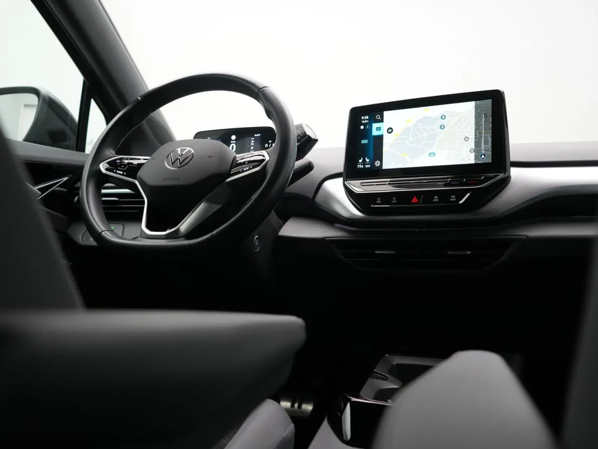 Pro 77 kWh 204pk Dealer O.H | Trekhaak Af Fabriek | Adaptive Cruise | 360 Camera | Sportstoelen & Stuur Verwarmd | Sfeerverlichting | Apple Carplay | Blis | IQ Light | Virtual | Navigatie | 
