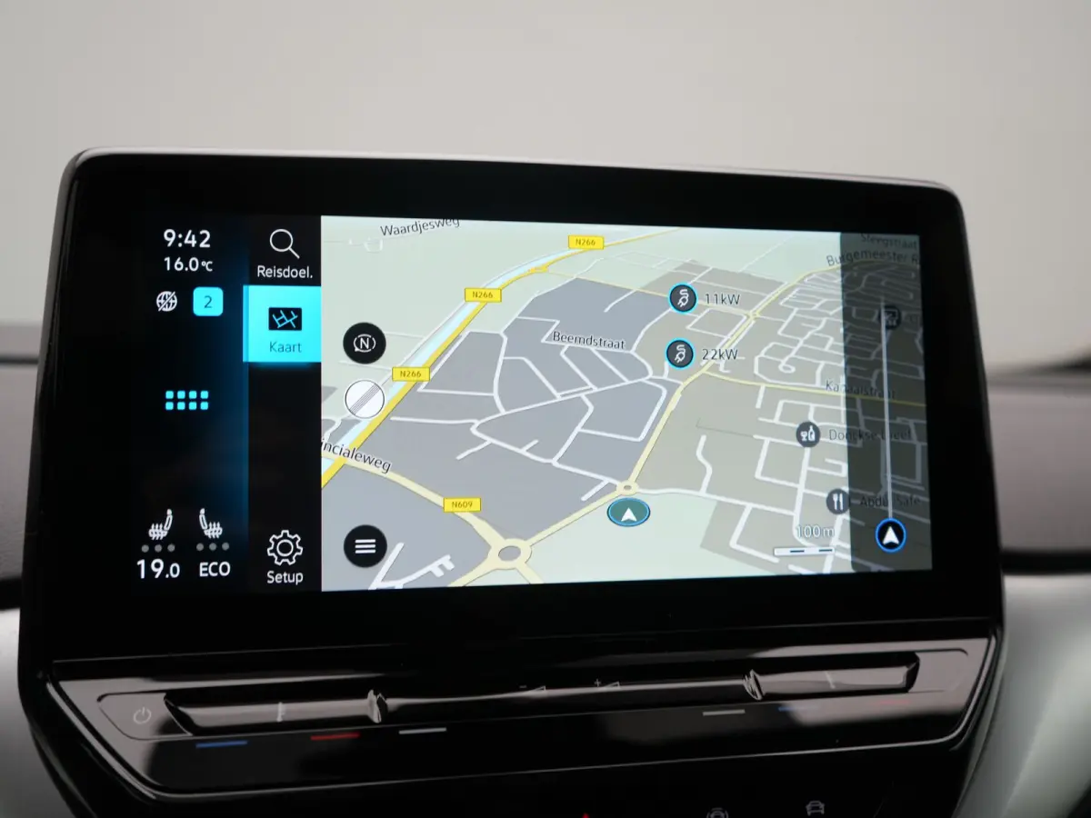 Pro 77 kWh 204pk Dealer O.H | Trekhaak Af Fabriek | Adaptive Cruise | 360 Camera | Sportstoelen & Stuur Verwarmd | Sfeerverlichting | Apple Carplay | Blis | IQ Light | Virtual | Navigatie | 