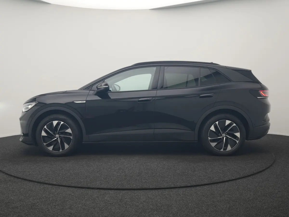 Pro 77 kWh 204pk Dealer O.H | Trekhaak Af Fabriek | Adaptive Cruise | 360 Camera | Sportstoelen & Stuur Verwarmd | Sfeerverlichting | Apple Carplay | Blis | IQ Light | Virtual | Navigatie | 