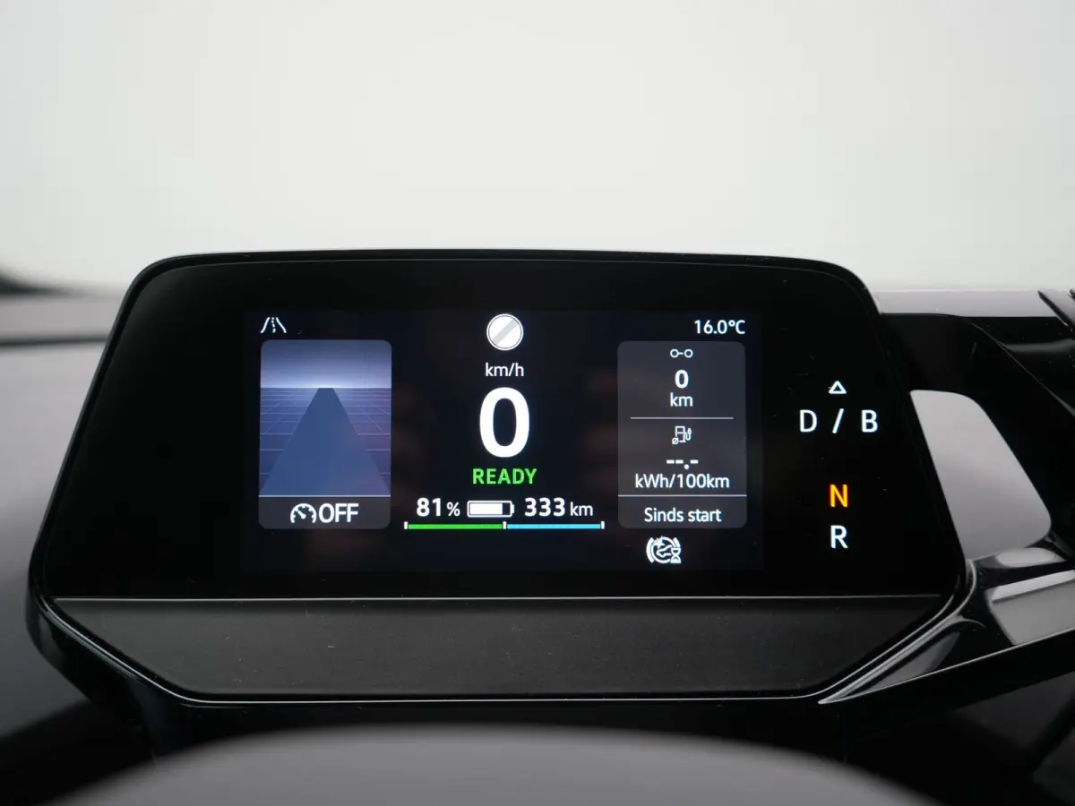 Pro 77 kWh 204pk Dealer O.H | Trekhaak Af Fabriek | Adaptive Cruise | 360 Camera | Sportstoelen & Stuur Verwarmd | Sfeerverlichting | Apple Carplay | Blis | IQ Light | Virtual | Navigatie | 