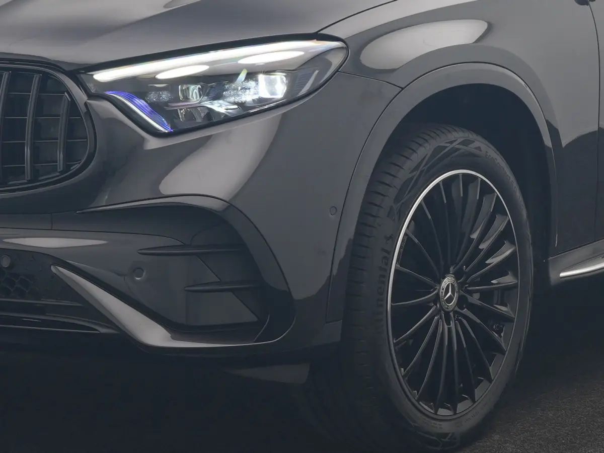 4MATIC AMG Line PHEV 313pk Dealer O.H | Panodak | Head Up | 360 Camera | Digital Light | Lederen Sportstoelen Memory & Verwarmd | Keyless | Sfeerverlichting | Blis | Apple Carplay | Navigati