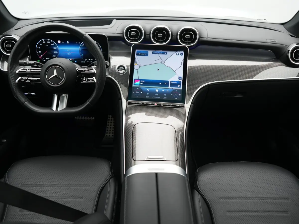 4MATIC AMG Line PHEV 313pk Dealer O.H | Panodak | Head Up | 360 Camera | Digital Light | Lederen Sportstoelen Memory & Verwarmd | Keyless | Sfeerverlichting | Blis | Apple Carplay | Navigati