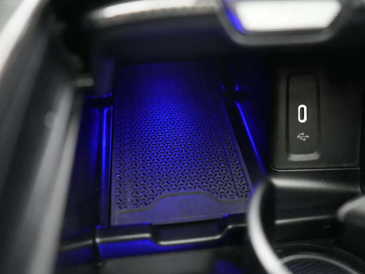 4MATIC AMG Line PHEV 313pk Dealer O.H | Panodak | Head Up | 360 Camera | Digital Light | Lederen Sportstoelen Memory & Verwarmd | Keyless | Sfeerverlichting | Blis | Apple Carplay | Navigati