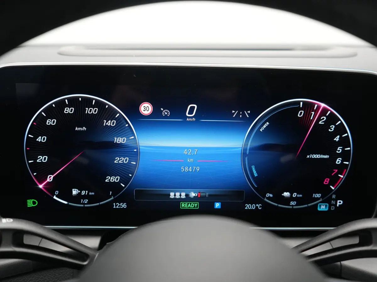 4MATIC AMG Line PHEV 313pk Dealer O.H | Panodak | Head Up | 360 Camera | Digital Light | Lederen Sportstoelen Memory & Verwarmd | Keyless | Sfeerverlichting | Blis | Apple Carplay | Navigati