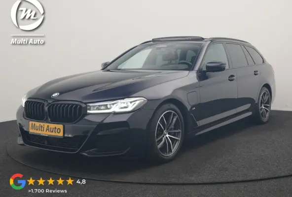 530e M Sport PHEV 293pk Dealer O.H | Trekhaak Af Fabriek | Panodak | Head Up | Soft-Close| 360 Camera | Adaptive Cruise | Laser LED | Lederen Comfortstoelen Memory & Verwarmd | Sfeerverlicht