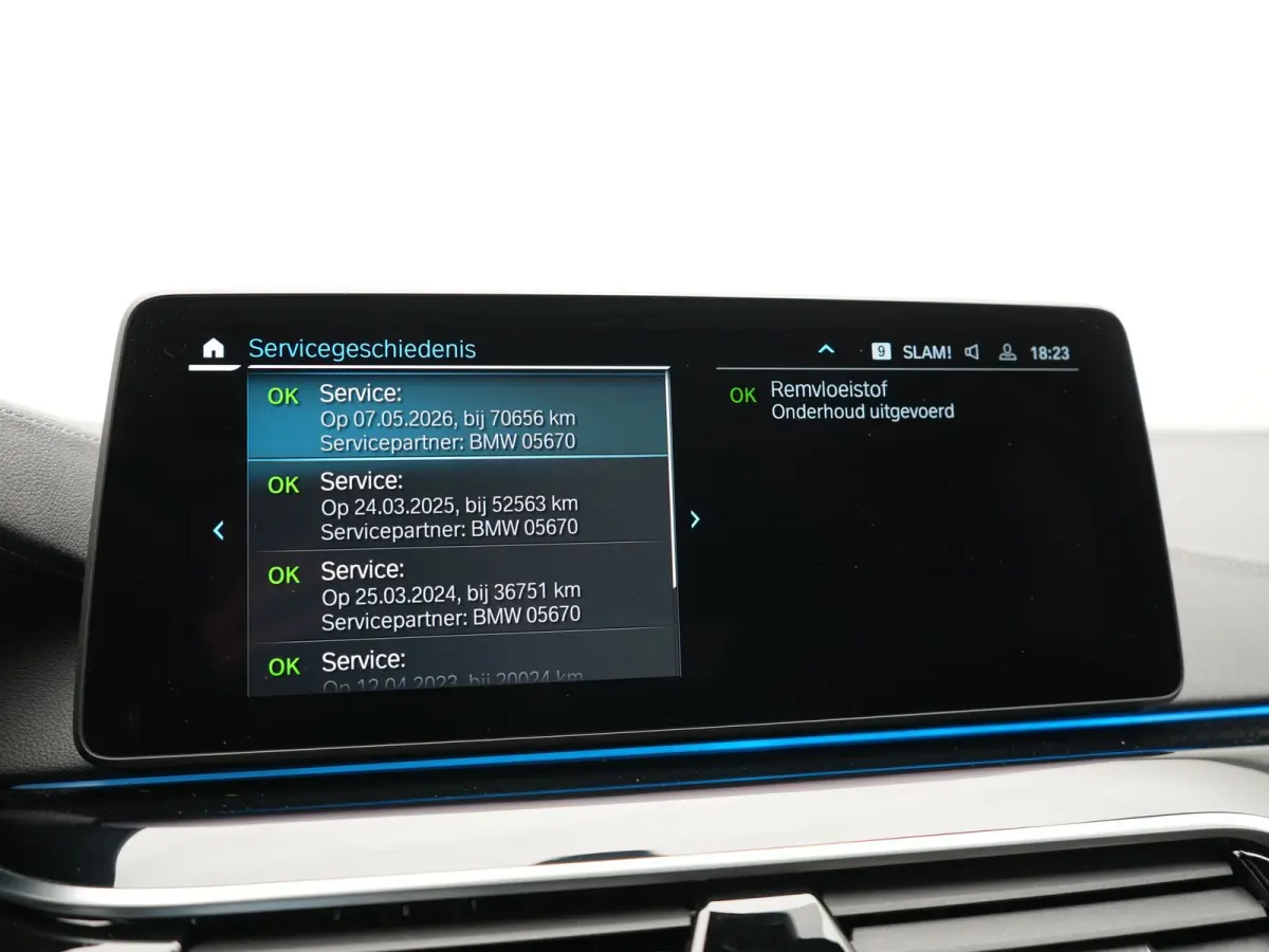 530e M Sport PHEV 293pk Dealer O.H | Trekhaak Af Fabriek | Panodak | Head Up | Soft-Close| 360 Camera | Adaptive Cruise | Laser LED | Lederen Comfortstoelen Memory & Verwarmd | Sfeerverlicht