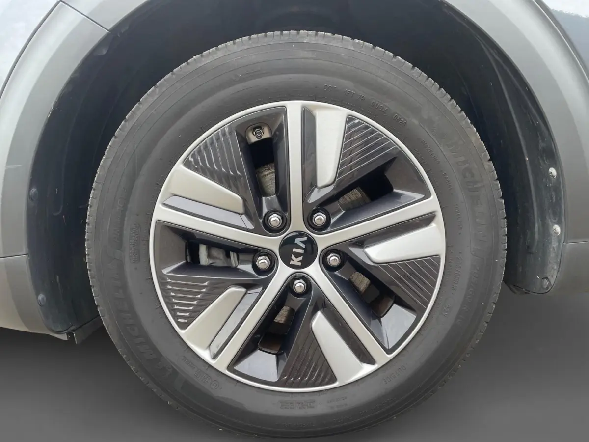 1.6 GDi Hybrid DynamicPlusLine | Navigatie | Climate control | Stoel + Stuurverwarming | Parkeercamera | Parkeersensoren