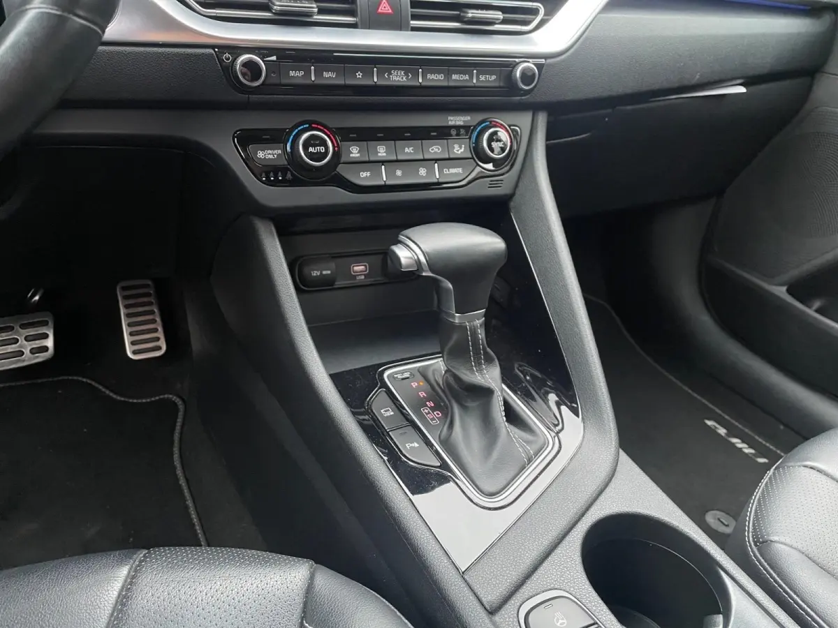 1.6 GDi Hybrid DynamicPlusLine | Navigatie | Climate control | Stoel + Stuurverwarming | Parkeercamera | Parkeersensoren