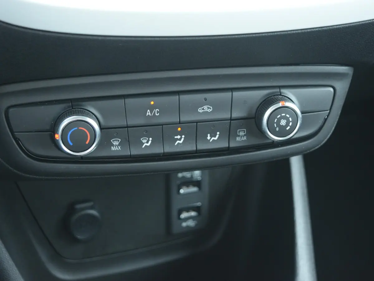 1.2 Edition 2020 | NAVI | CARPLAY | AIRCO | CRUISE CONTROL | TREKHAAK | PARKEERSENSOREN | 38.418 KM