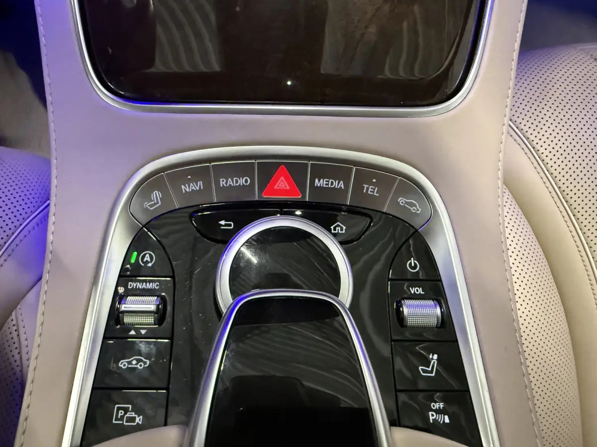 560 Lang AMG S63 STYLING PANO/BURMESTER/MASSAGE-NAPPA LEER/MAGIC BODY CONTROL/NACHTZICHT/SOFT-CLOSE/360CAMERA/WIDESCREEN/LED MULTIBEAM/SFEER/CARPLAY/KEYLESS/ENTERTAINMENT-PACK/UNIEKE AUTO/VO