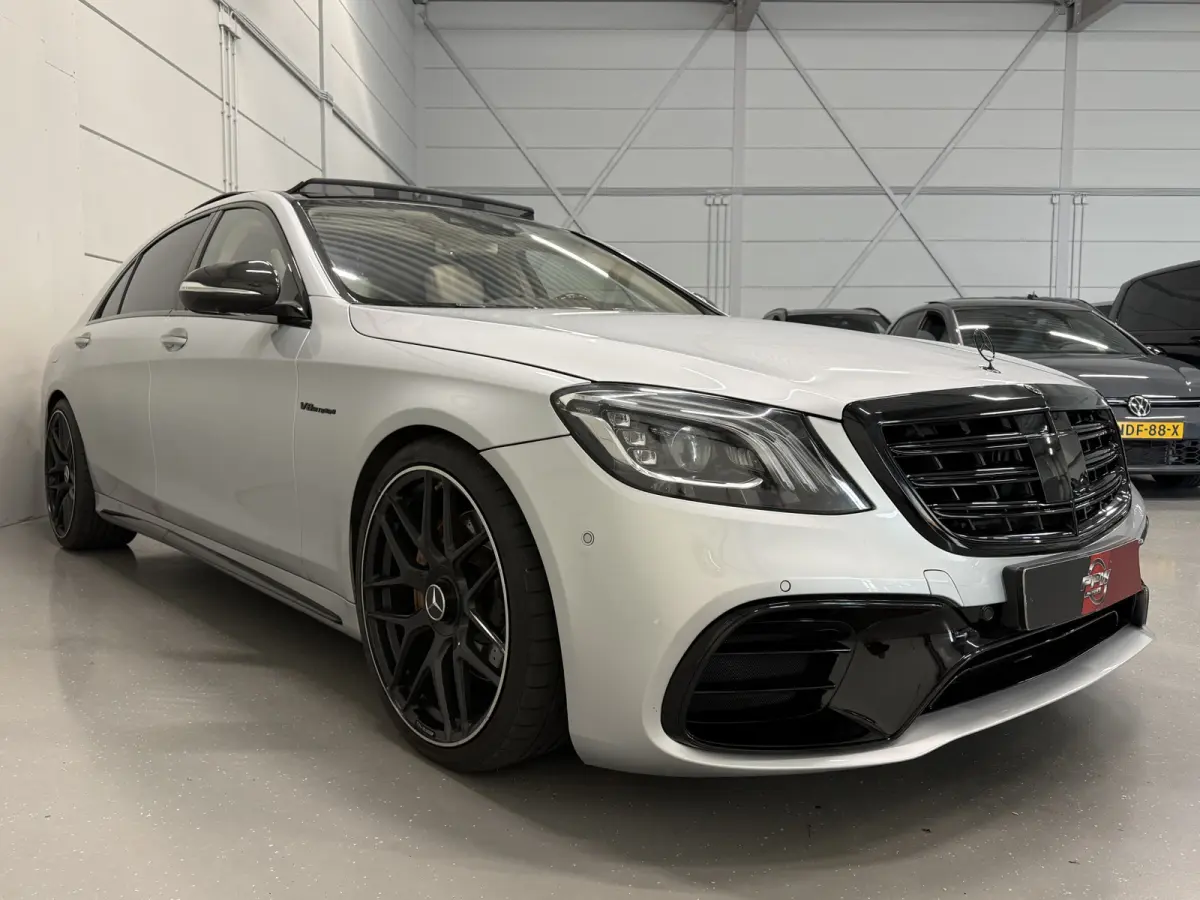 560 Lang AMG S63 STYLING PANO/BURMESTER/MASSAGE-NAPPA LEER/MAGIC BODY CONTROL/NACHTZICHT/SOFT-CLOSE/360CAMERA/WIDESCREEN/LED MULTIBEAM/SFEER/CARPLAY/KEYLESS/ENTERTAINMENT-PACK/UNIEKE AUTO/VO
