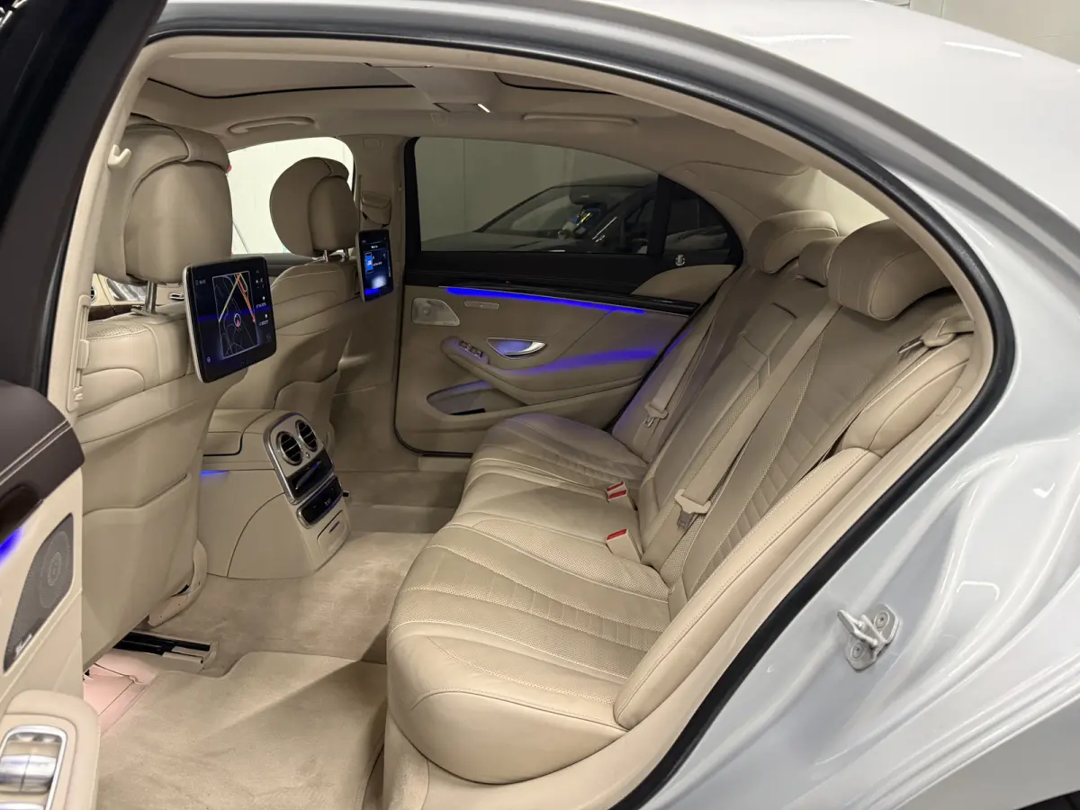560 Lang AMG S63 STYLING PANO/BURMESTER/MASSAGE-NAPPA LEER/MAGIC BODY CONTROL/NACHTZICHT/SOFT-CLOSE/360CAMERA/WIDESCREEN/LED MULTIBEAM/SFEER/CARPLAY/KEYLESS/ENTERTAINMENT-PACK/UNIEKE AUTO/VO