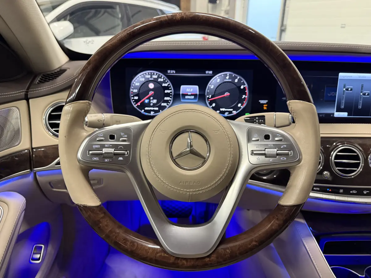 560 Lang AMG S63 STYLING PANO/BURMESTER/MASSAGE-NAPPA LEER/MAGIC BODY CONTROL/NACHTZICHT/SOFT-CLOSE/360CAMERA/WIDESCREEN/LED MULTIBEAM/SFEER/CARPLAY/KEYLESS/ENTERTAINMENT-PACK/UNIEKE AUTO/VO