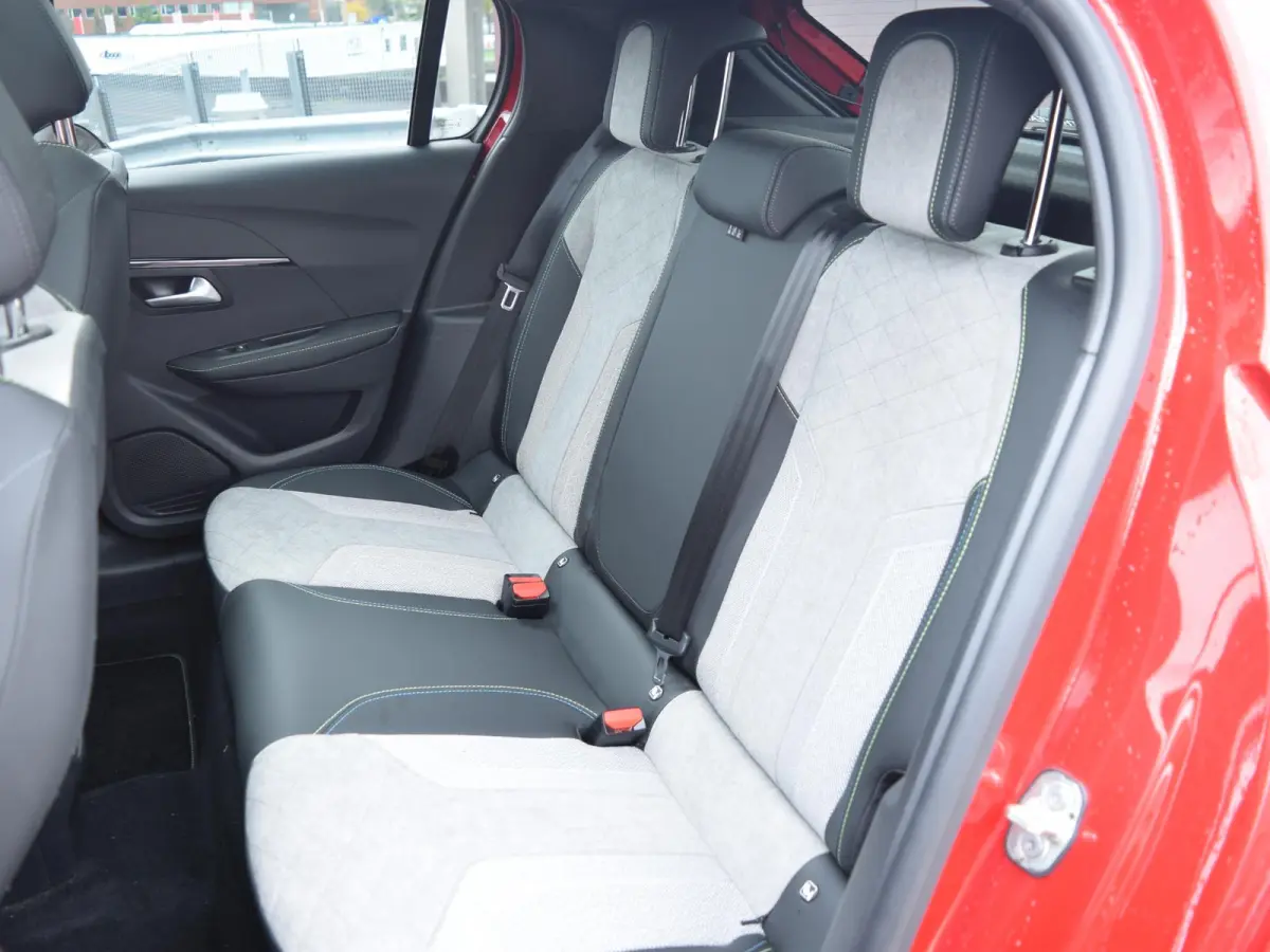EV GT Pack 50 kWh | ADAPTIVE CRUISE CONTROL | STOELVERWARMING | PANORAMADAK | PARKEERSENSOREN MET CAMERA