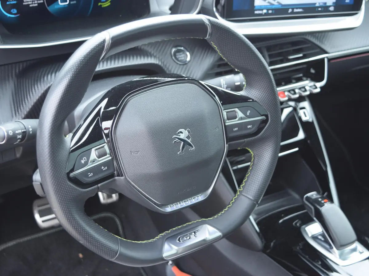 EV GT Pack 50 kWh | ADAPTIVE CRUISE CONTROL | STOELVERWARMING | PANORAMADAK | PARKEERSENSOREN MET CAMERA