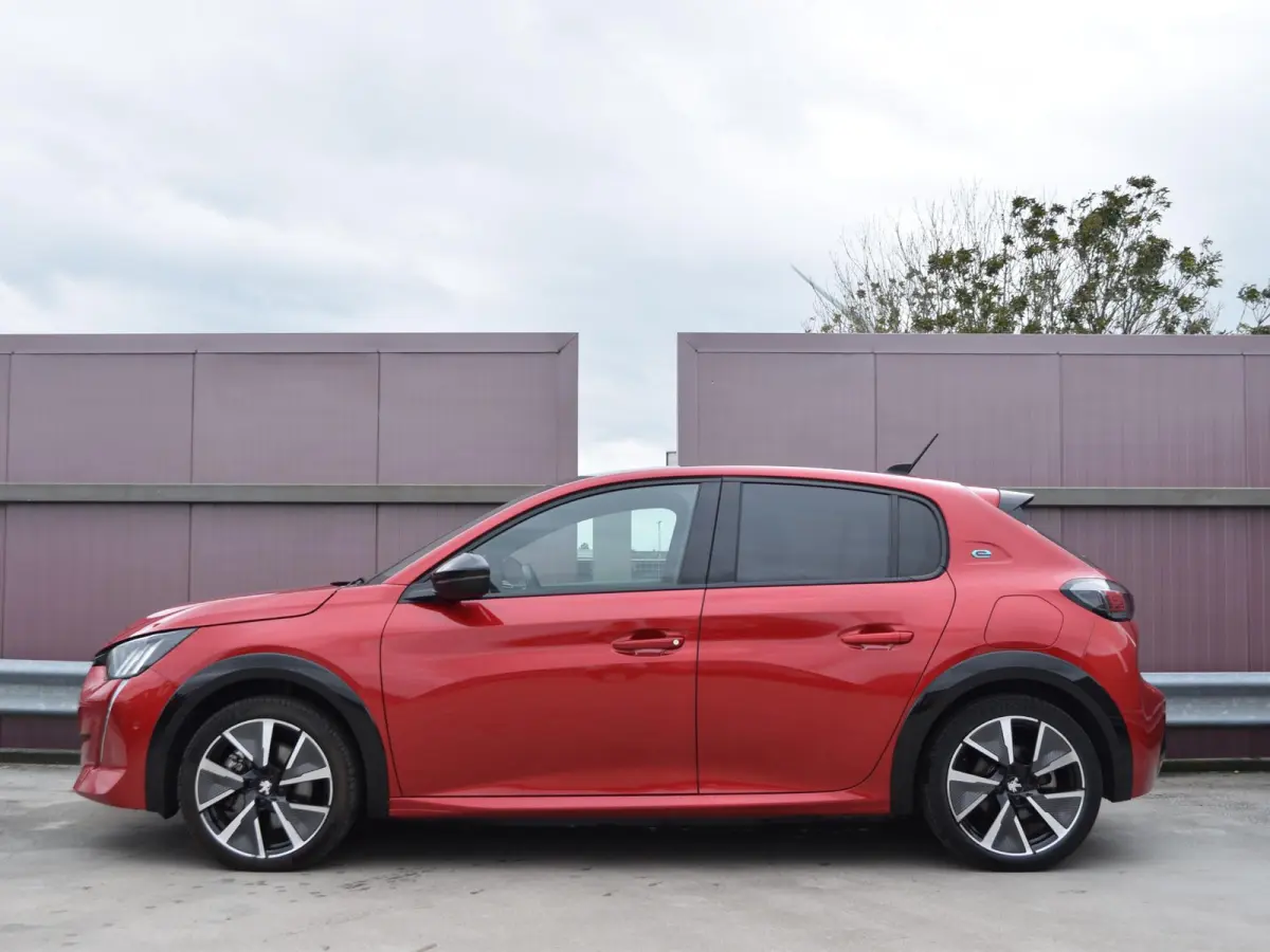 EV GT Pack 50 kWh | ADAPTIVE CRUISE CONTROL | STOELVERWARMING | PANORAMADAK | PARKEERSENSOREN MET CAMERA