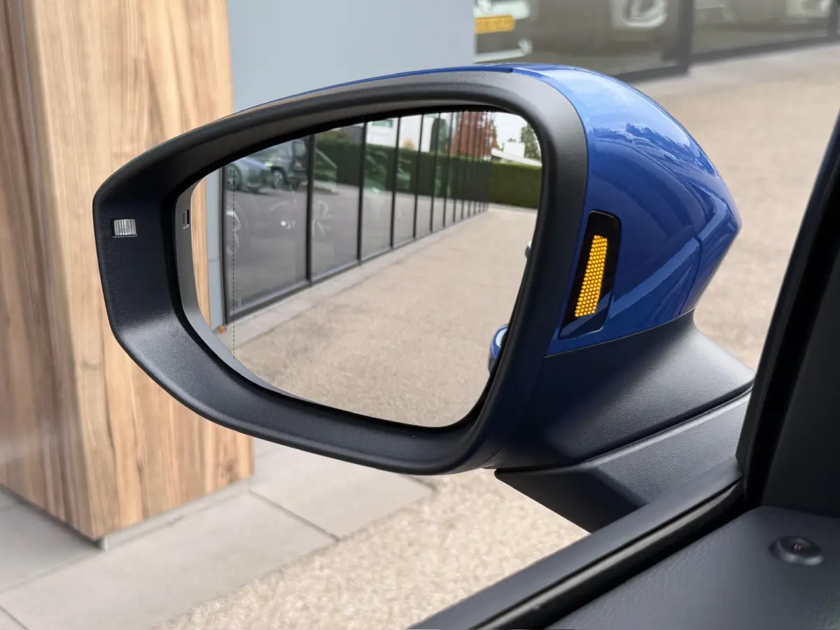 1.5 eTsi 150pk DSG R-Line | Camera | Navi | Extra getint glas | 4-season | Dode hoek | IQ light | Rijklaar incl. garantie